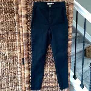 NWOT SO Flat Front Skinny Pants. Sz.0